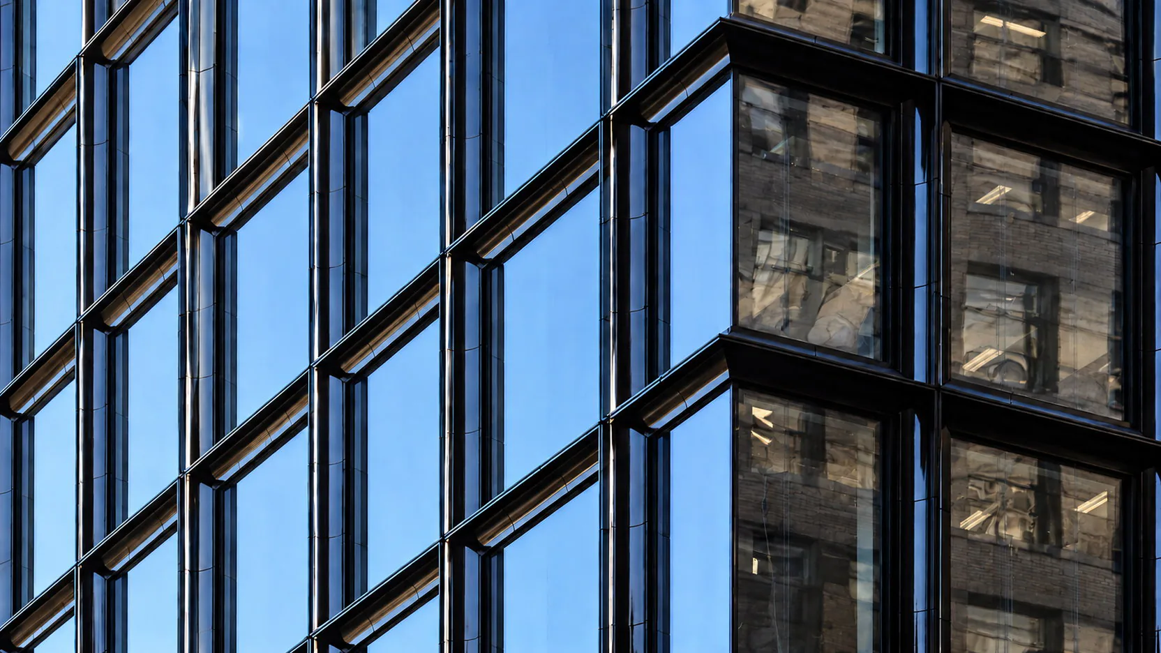 Aluminum facade architecture